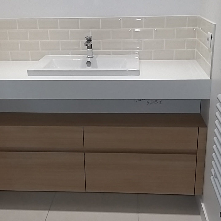 Aménagement d’une salle de bains sur-mesure Aménagement d'une salle de bains sur-mesure