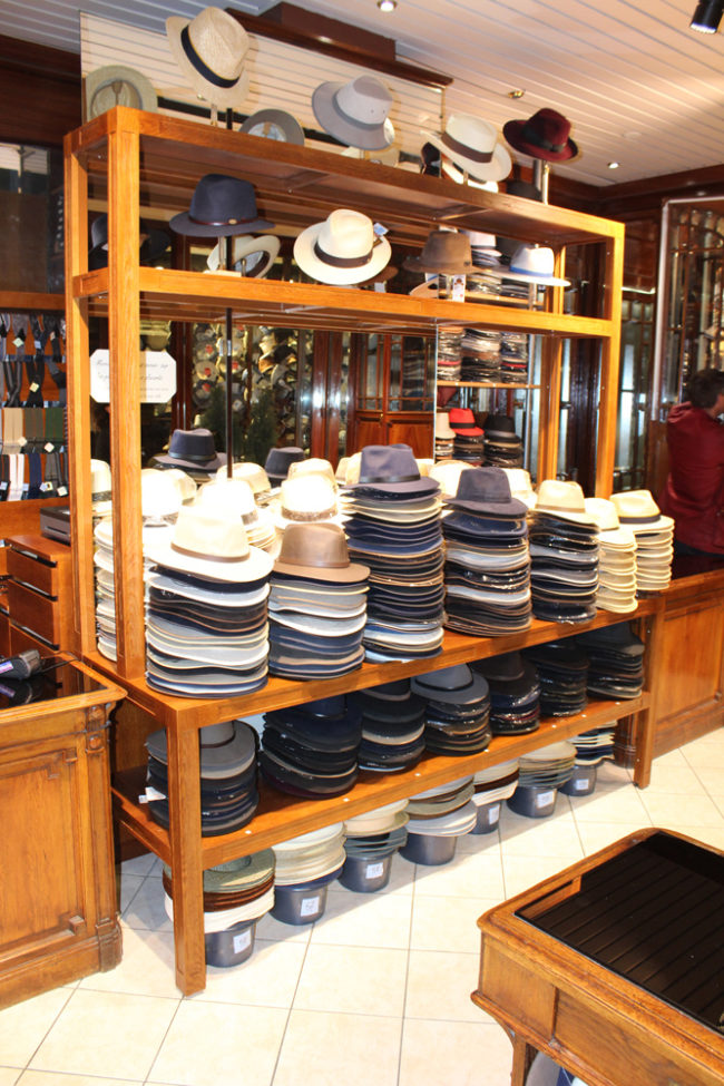 Agencement d'une chapellerie